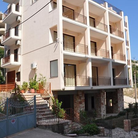 Nikos Hotel And Apartments ซารานเดอ ภายนอก รูปภาพ