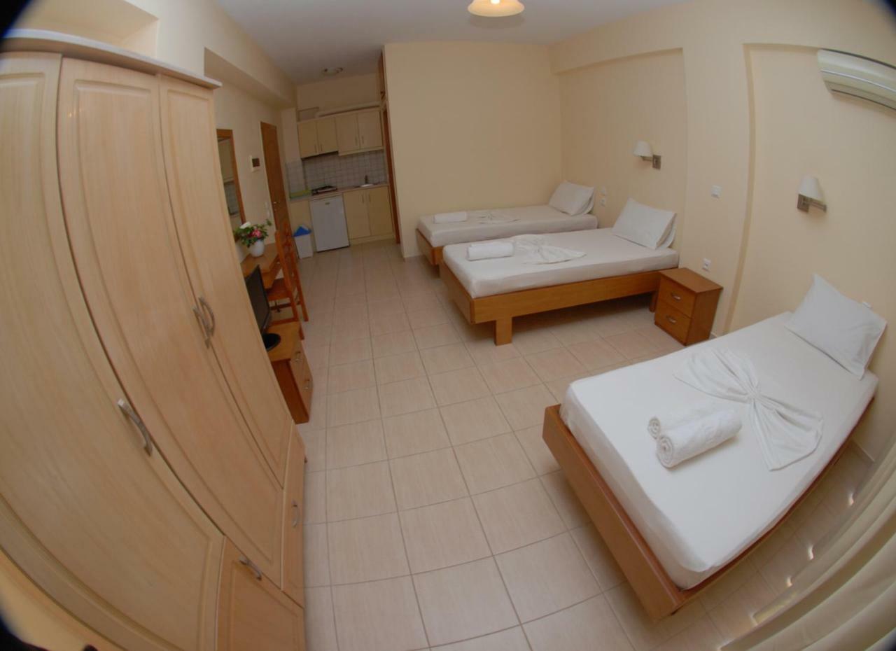 Nikos Hotel And Apartments ซารานเดอ ภายนอก รูปภาพ