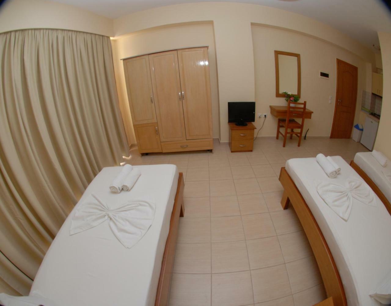 Nikos Hotel And Apartments ซารานเดอ ภายนอก รูปภาพ