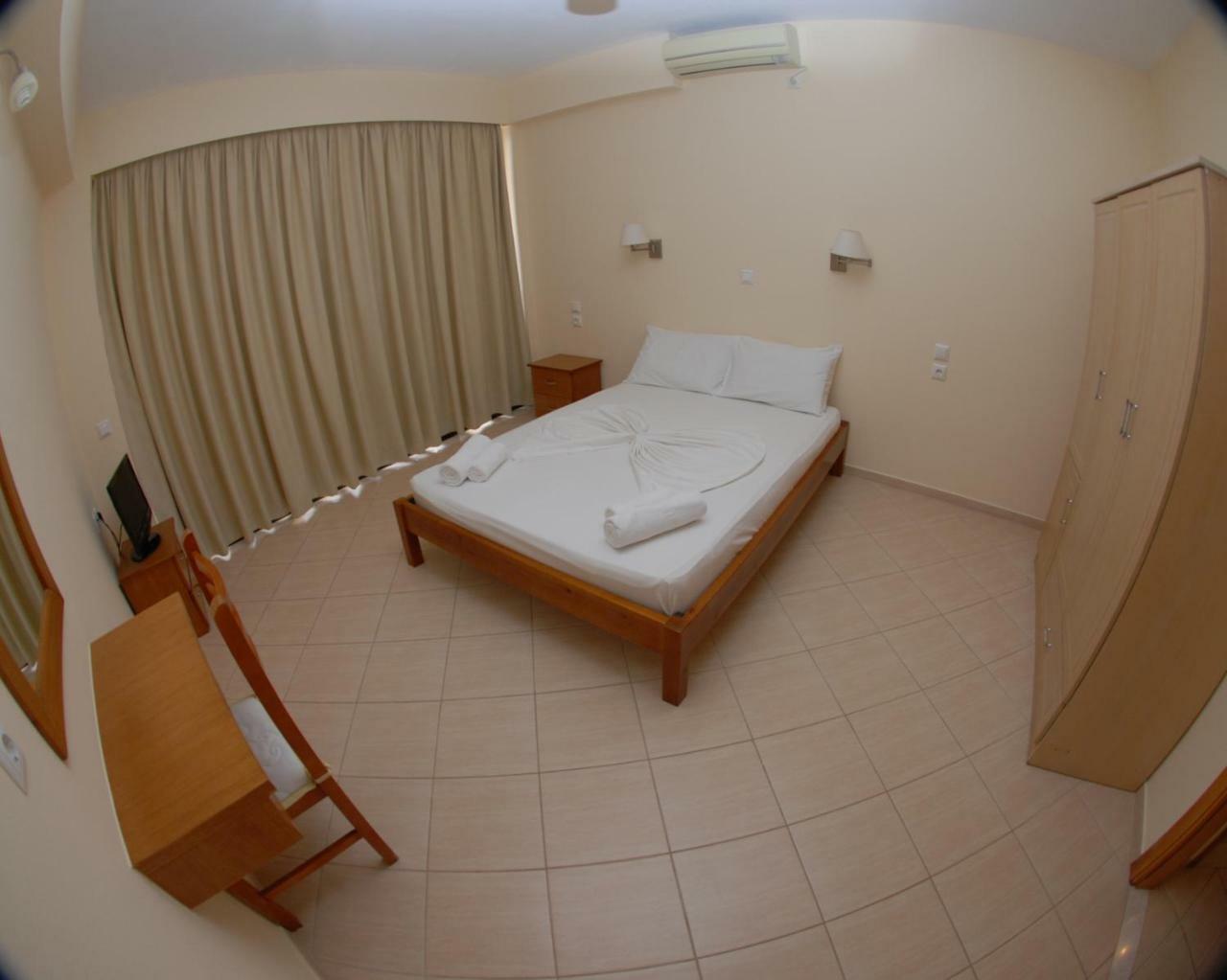 Nikos Hotel And Apartments ซารานเดอ ภายนอก รูปภาพ